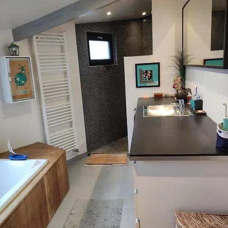 Quiet Townhouse Near Center Holiday home Rouen